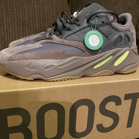 yeezy 700 size 13